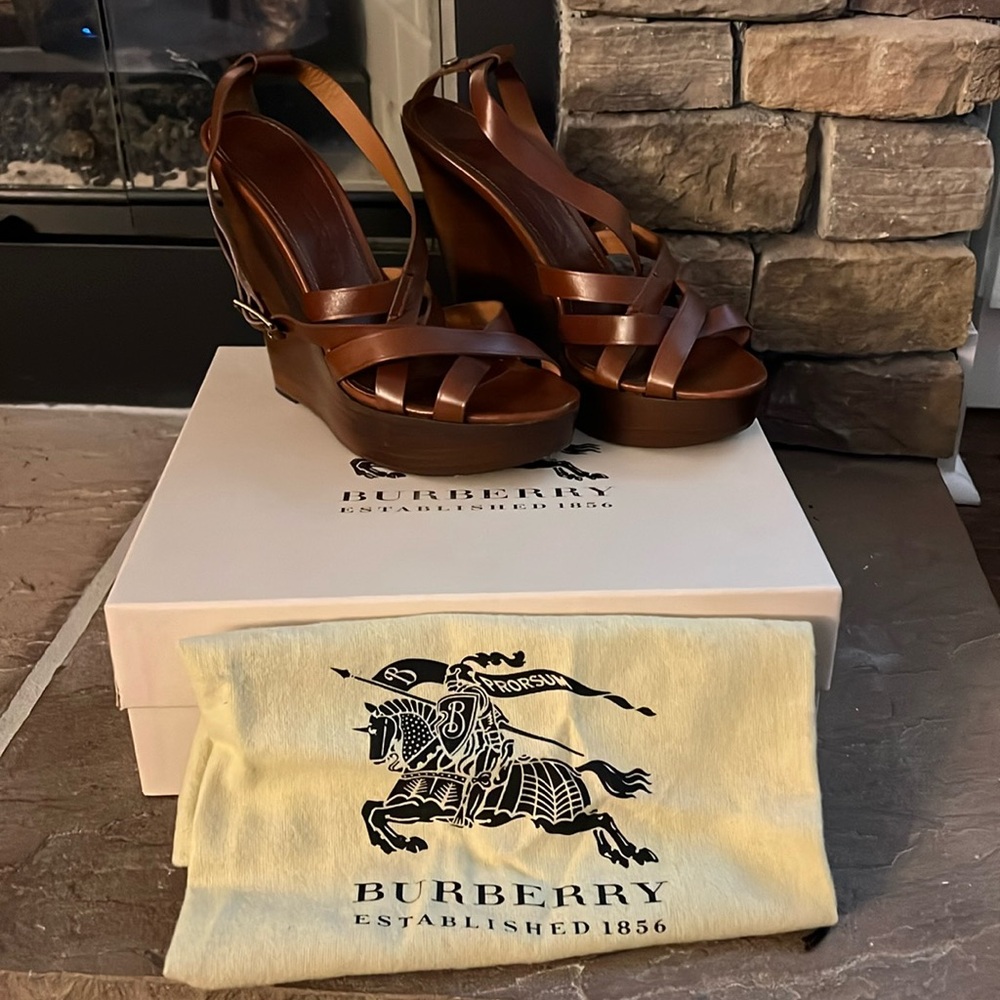 Burberry brown wedge heeled sandals. Size 41.